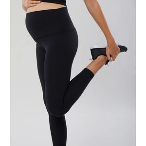 Lot of 3 pairs - Ingrid and Isabel over belly maternity leggings size M